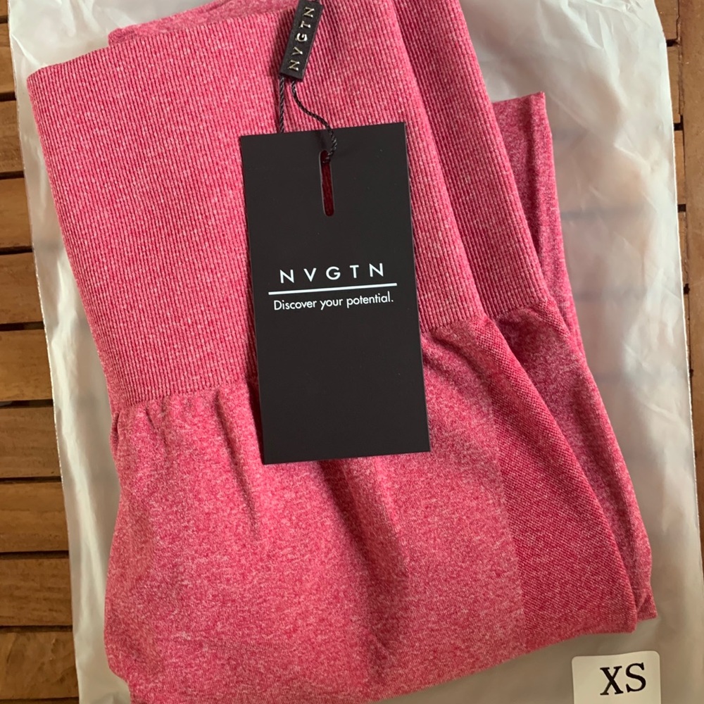 NVGTN Crimson Contour Seamless XS